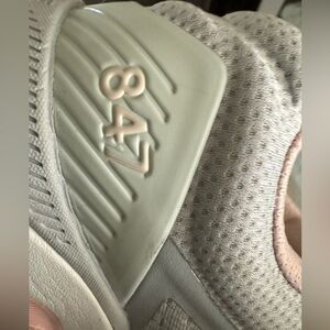 NEW BALANCE  847 Gray Women's Sneaker with Blush Accent - Size 6.5